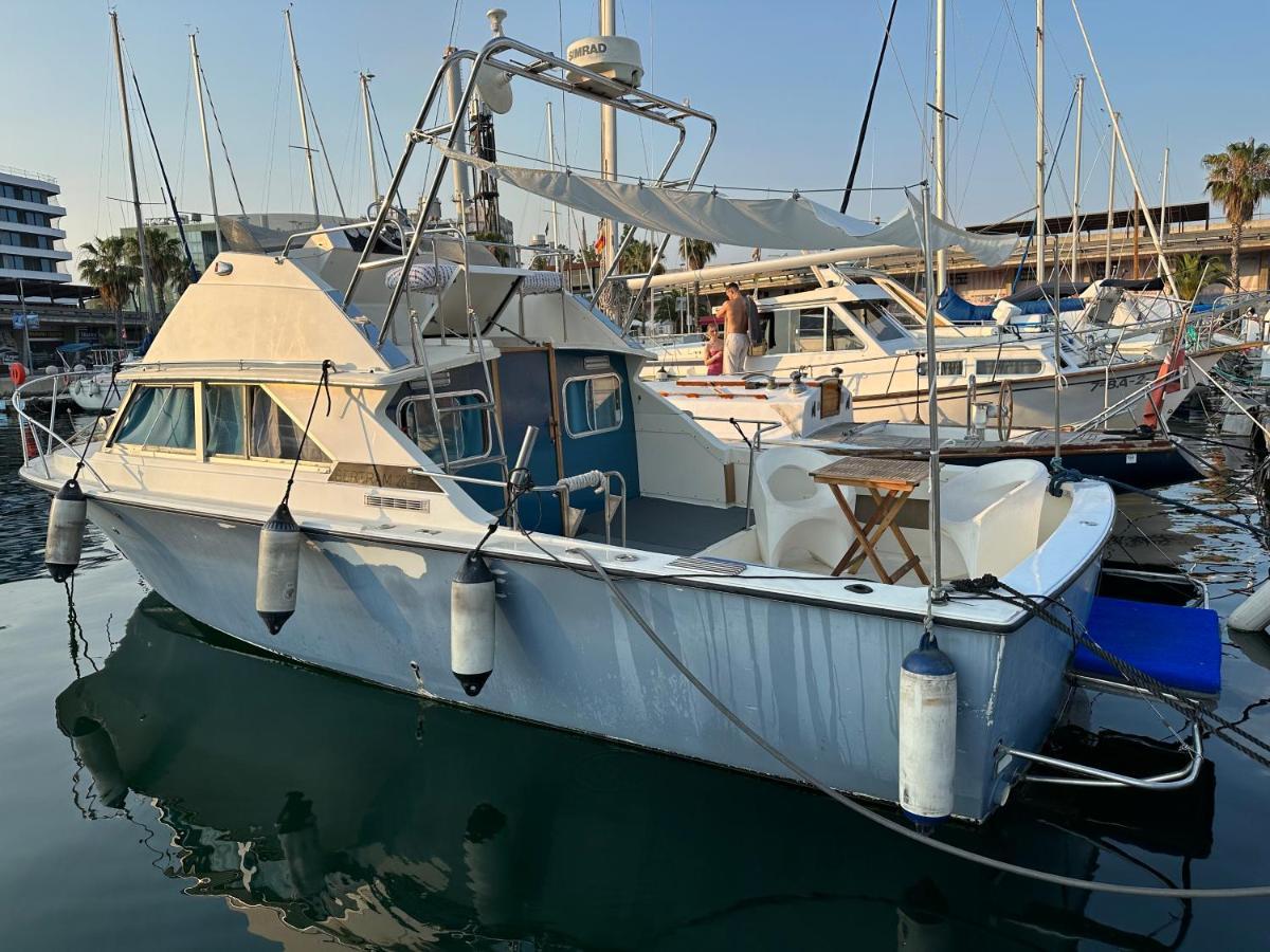Hotel !!Boat With Ac In Port Forum 2 Bikes Included!! Sant Adria de Besos Exteriér fotografie